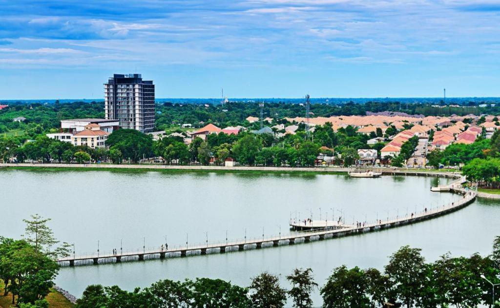 Qbix Hotel Khon Kaen Bagian luar foto
