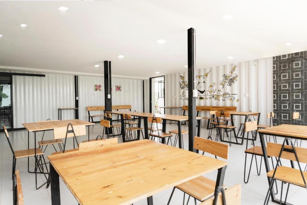 Qbix Hotel Khon Kaen Bagian luar foto