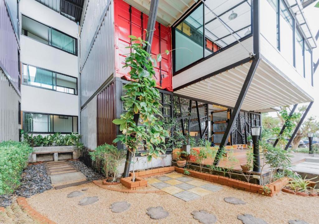 Qbix Hotel Khon Kaen Bagian luar foto