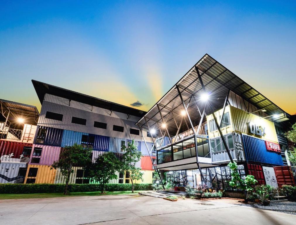 Qbix Hotel Khon Kaen Bagian luar foto