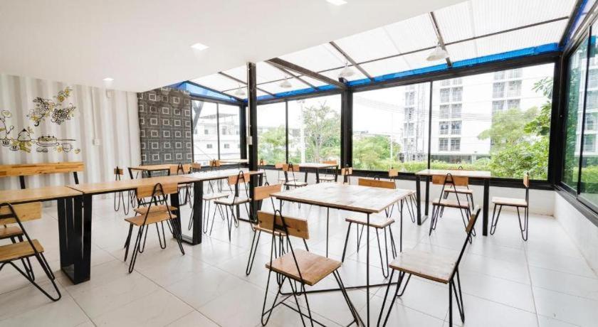 Qbix Hotel Khon Kaen Bagian luar foto