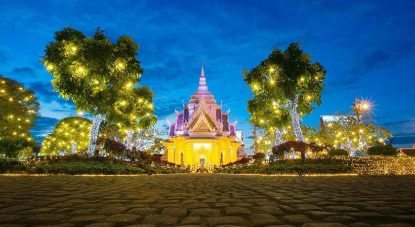 Qbix Hotel Khon Kaen Bagian luar foto